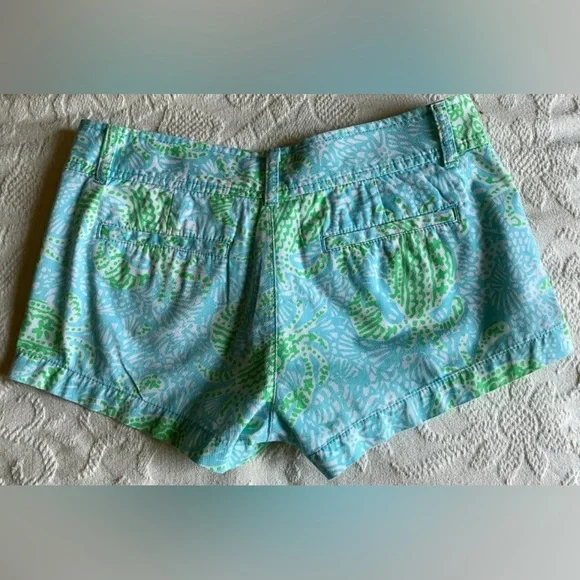 LILLY PULITZER WALSH Shorts Get Crackin Blue & Green Crab Print SZ 2 - Picture 3 of 6